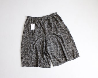 1990's rayon shorts | plus sized shorts | baggy dot shorts