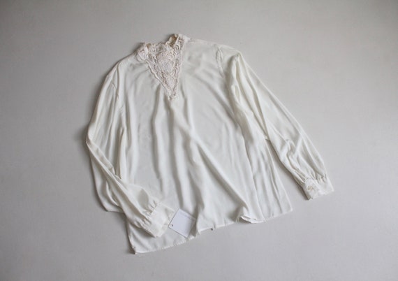 white Edwardian blouse | lace collar shirt | shee… - image 3