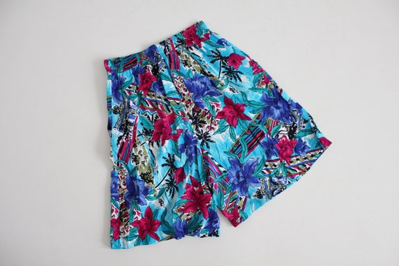 floral shorts | blue and red floral shorts | 90s … - image 4