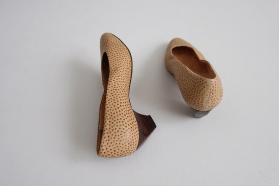 ostrich heels 6.5 | ostrich pumps 6 | tan leather… - image 6
