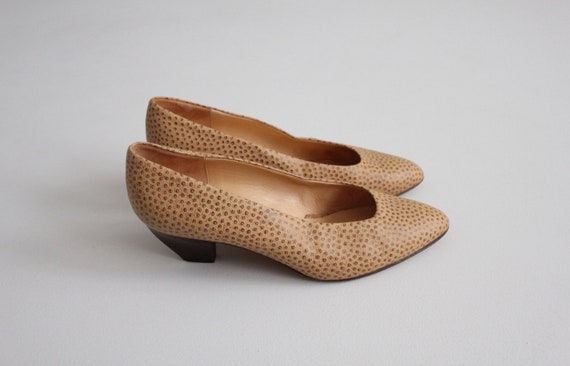 ostrich heels 6.5 | ostrich pumps 6 | tan leather… - image 4