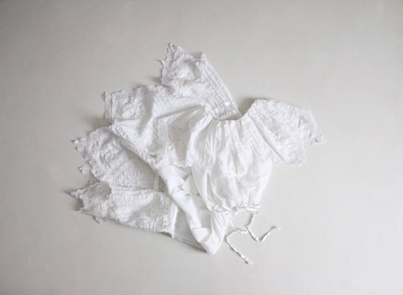 white lace dress | 1970s handkerchief dress | whit
