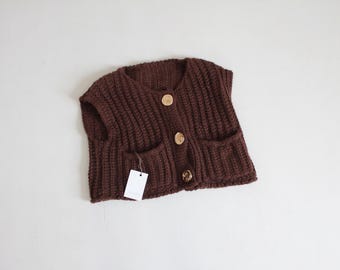 vintage hand knit chunky and cropped brown sweater vest | medium-large