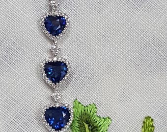 18k white gold heart shape Ceylon sapphire necklace with diamonds