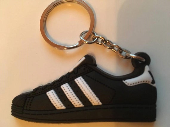 Adidas Superstar noir Keychain porte-clés | Etsy image 0