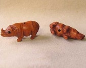 Carved Signed Boxwood Rhinoceros Ojime Netsuke Bead 34x16x12.5mm Brown