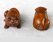 Intricately Carved Boxwood Sharpei Dog Ojime Netsuke Bead 31.5x13.5x12mm Brown