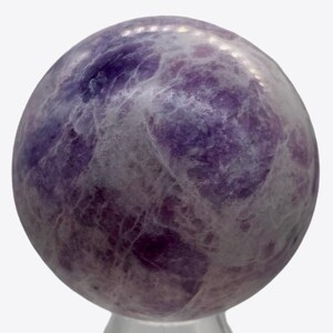 Lepidolite 209g Rotondo / 2" / Viola, Bianco / 1 Sfera / 2" / Viola, Bianco