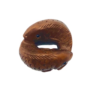 Vissen Handgesneden en ondertekend Buxus Vis Ojime/Netsuke Kraal | 22x22x15mm | Bruin