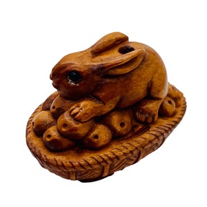 Hoppity Hop Carved Bunny Rabbit Boxwood Ojime/Netsuke Bead | 26x14x17mm | Brown