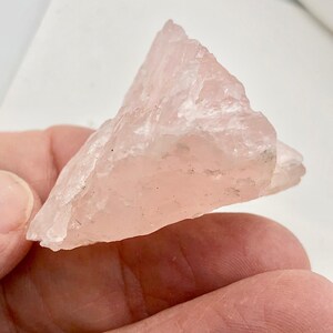 Esemplare da collezione di pietra di cristallo di quarzo rosa / 1,88x1,75x1,13" / Rosa /