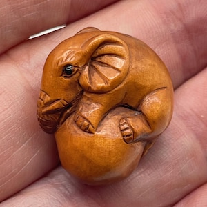 Carved & Signed Boxwood Circus Elephant Ojime/Netsuke Bead | 23x22x15mm | Brown