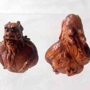 Hand Carved Boxwood Crouching Dragon Ojime/Netsuke Bead | 28x21x18mm | Brown
