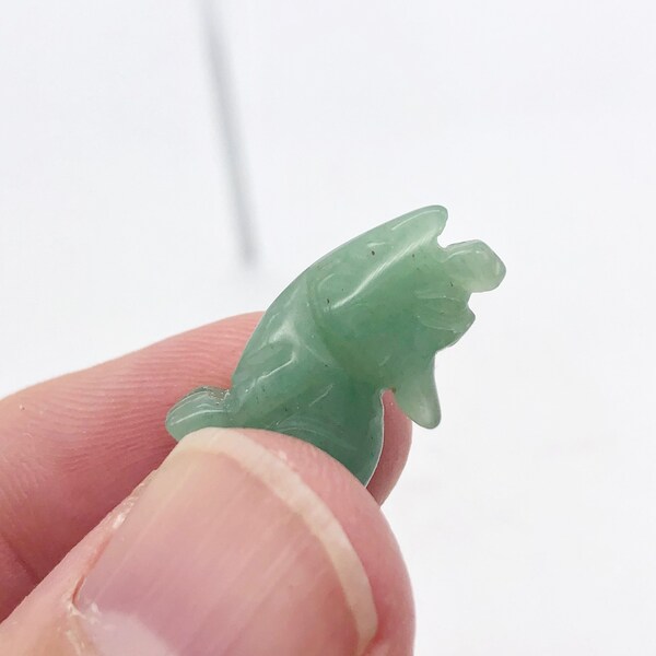 Howling New Moon Carved Aventurine Wolf/Coyote Figurine | 22x12x7.5mm | Green