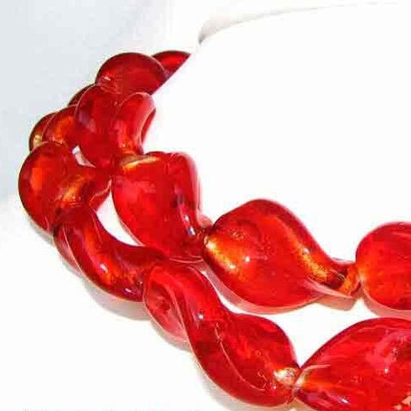 4 perles de verre au chalumeau rouge torsadé en feuille d'argent 9491