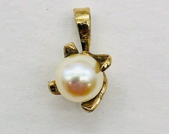 Pearl 14K Gold Filled Drop Pendant | 1/2" Long | White | 1 Pendant |