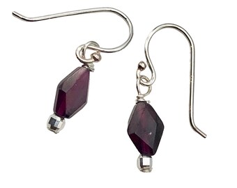 Pendientes de plata de ley con granate piropo y diamantes - 22 mm
