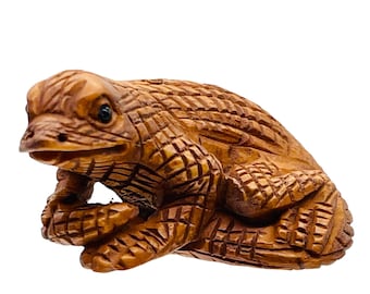 Intricate Carved & Signed Boxwood Lizard Ojime/Netsuke Bead | 29x16x16mm | Brown