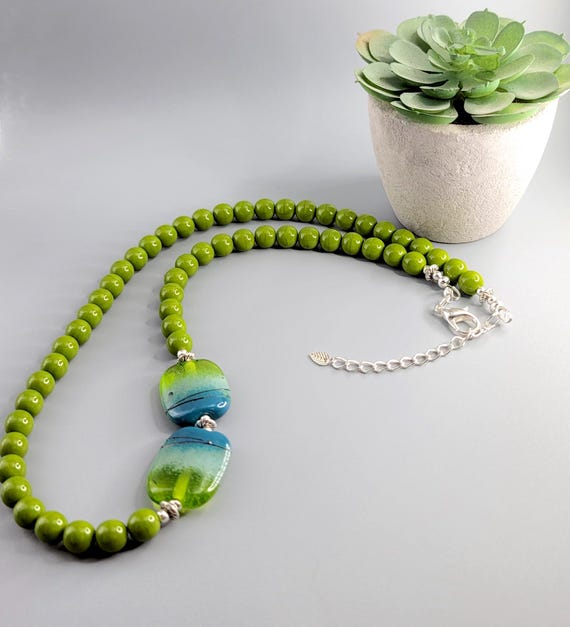 Green Glass Beaded Necklace: Lampwork Focal Beads