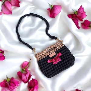 BOLSO CROCHET hecho a mano con pétalos de rosa • Bolso • regalo para mujer • algodón reciclado • único