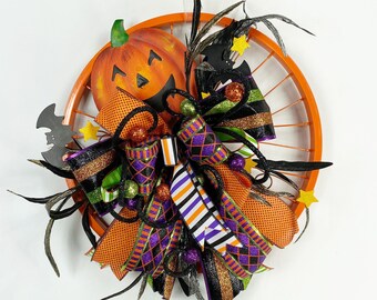 Halloween Wreath for front door, pumpkin Door Hanger,  Halloween gift, jack o lantern decorations, Halloween party decor