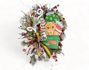 Large Traditional christmas gingerbread wreath, Festive Christmas Porch decoration, Large red and green Christmas Wreath