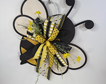 Bee Wreath, Front Door Wreath, Wreath for every day, Best Door Wreath, summer Wreath, Bee door hanger, spring wreath, door hanger