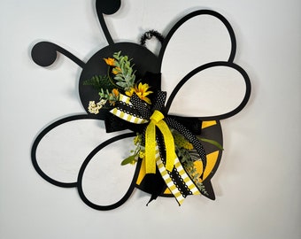 Bee Wreath, Front Door Wreath, Wreath for every day, Best Door Wreath, summer Wreath, wood Bee door hanger, spring wreath, door hanger