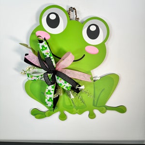 Frog Wreath, Front Door Wreath, Wreath for every day, Best Door Wreath, summer Wreath, wood frog door hanger, spring wreath, door hanger image 10