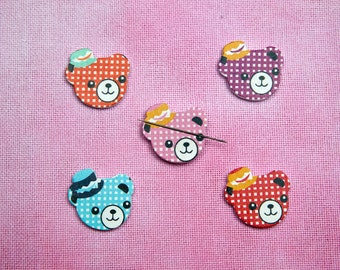 Needleminder / Cross stitch / needle keeper / needle knack for cross stitch / embroidery / needlework / xstitch / bear