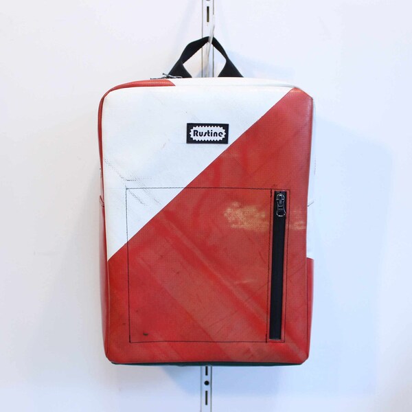 M backpack, waterproof closures