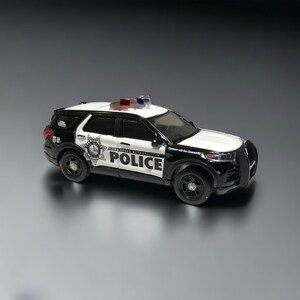 Ford Interceptor Police Dept. 1/64 Die Cast Car Model Diorama #A25