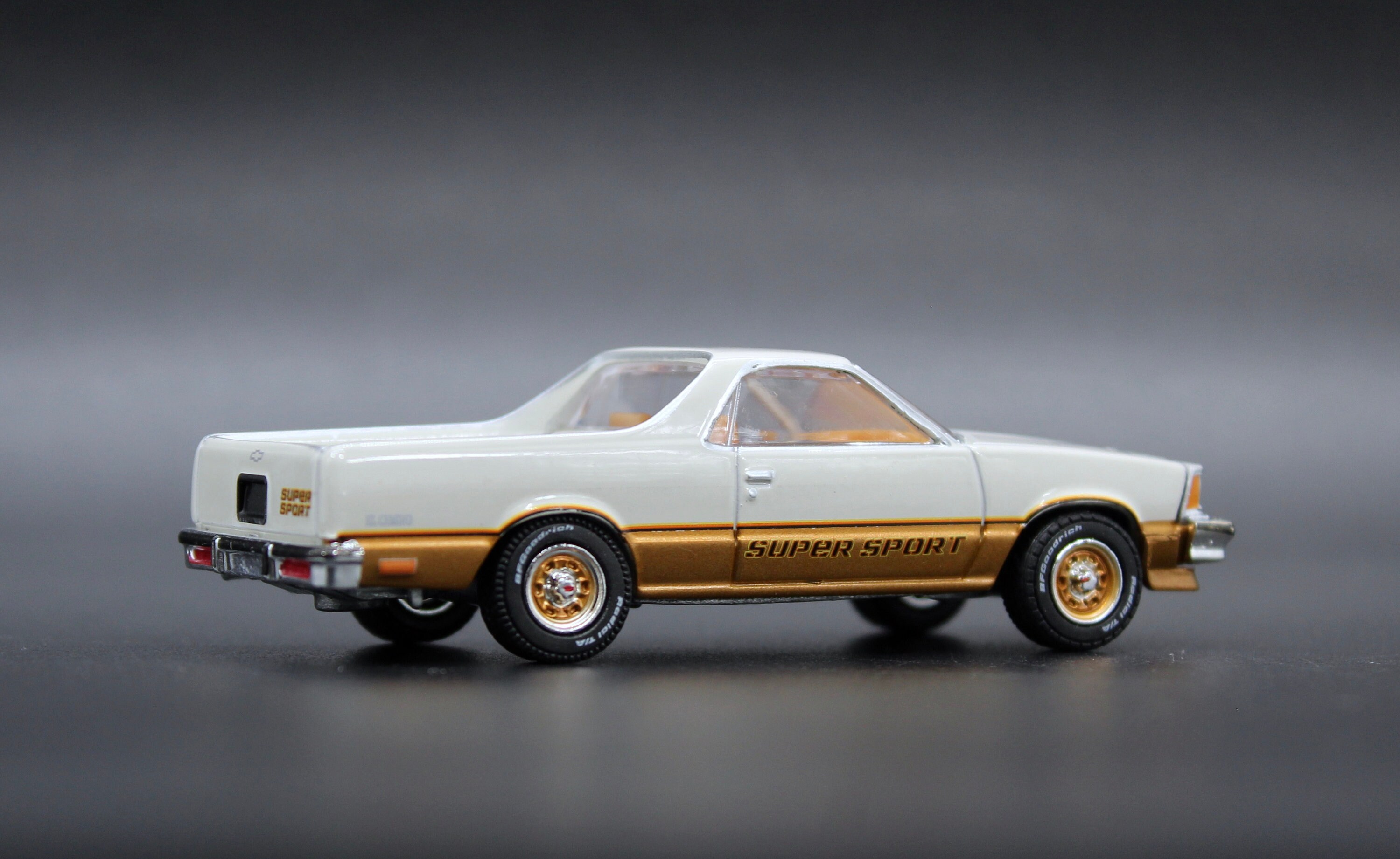 1970 Chevy El Camino SS 396 Pickup Diecast Car 124 Motormax 8 inches