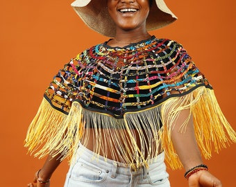 Capa dorada, capa con borlas amarillas, capa con estampado africano, capa de Ankara, capa para festivales, capa afropunk, reciclada, accesorios africanos, ropa para rave