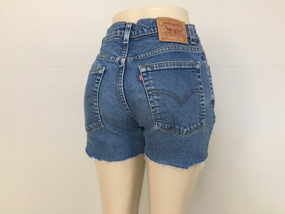 90s Levi s 517 Mom Jean Shorts Size 29 Vintage High Waisted Denim