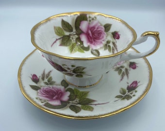 Queens Fine Bone China Made in England Rosina China Co Ltd Tea Cup and Saucer Set with Large Pink Roses and Gold Guilt Highlights Vintage