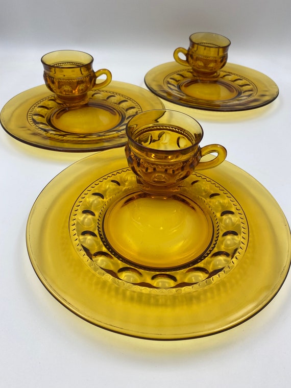 Vintage Kings Crown Thumb Print Amber Glass Dish with Handles Vintage Kings Crown Thumb Print Amber Glass Dish with Handles