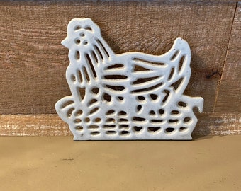 Trivet Rooster Hen Chicken White Metal Trivet Country Kitchen Decor Vintage Metal Countertop Saver Hen on Nest White Trivet Metal Hen