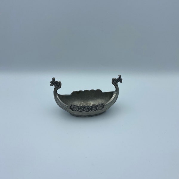 Viking Ship Salt Cellar Vintage Pewter Figural Ship Salt Hold Salt Server Unique Ship Shaped Tableware Vintage Dining Table Decor Salt Dish