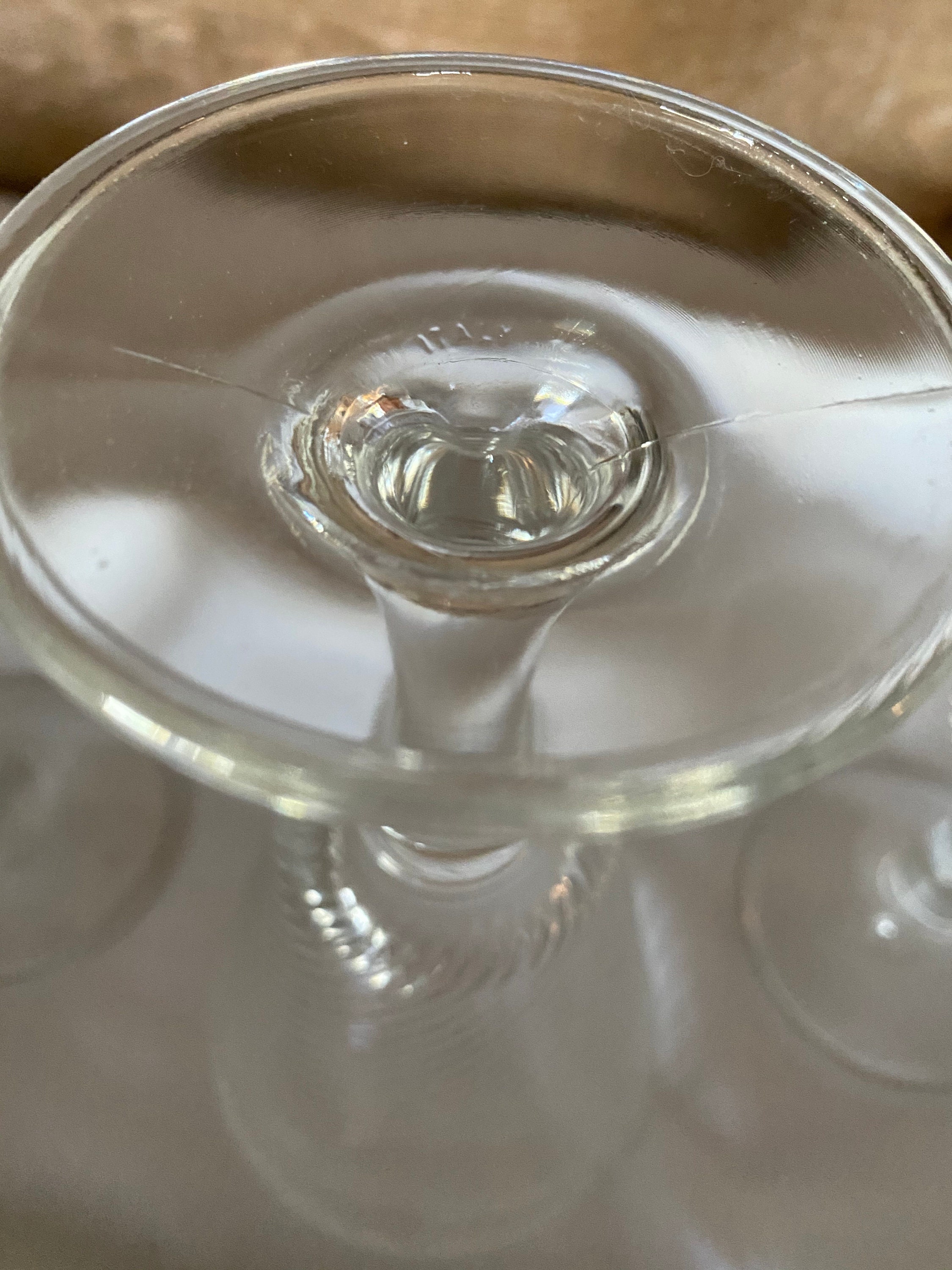 Beautiful set of 7 vintage Italian wine glasses with gold geometric ba –  Lillian Grey