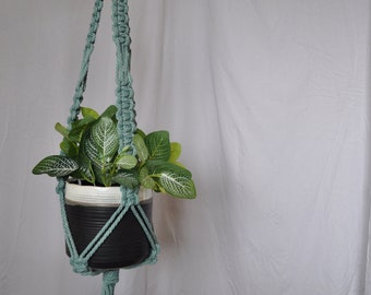 Macrame Plant Hanger | Square Knot