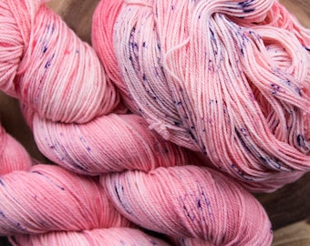 PEACH SORBET Small Batched Hand Dyed Yarn in Calico Fingering