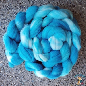 SWEET WATER Handpainted 20.6 microns Superwash Superfine Merino Roving