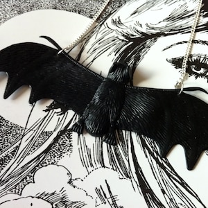 Kitsch vintage goth victoriana style handmade halloween large flying bat charm necklace pendant