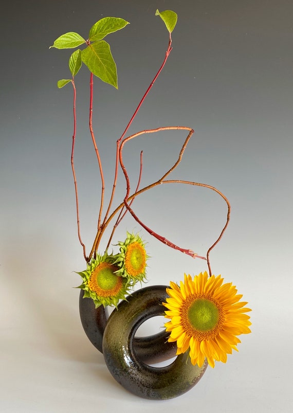 Abstract Japanese style  Ikebana flower arrangement, Fresh