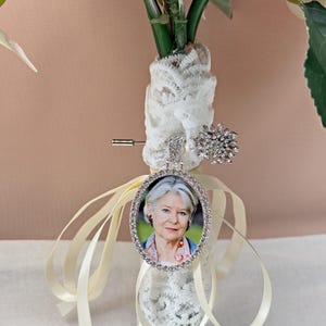 Memorial Photo Charm for Bouquets - Personalized Wedding Gift for Her with Photo , Bridal Bouquet Charm with Picture,Bride Keepsake