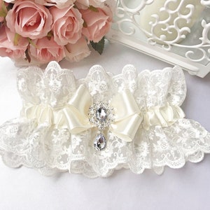 Couleur personnalisée satin nœud et strass ensemble jarretière de mariage Lingerie nuptiale dentelle blanche ensemble de jarretières Cadeaux de mariage image 1