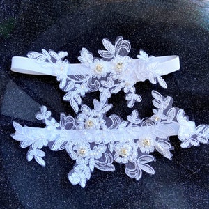Floral lace garter bridal lace garter wedding garter lace garter set bridal garter lace Ivory Flower Lace lace garter keepsake  toss garter