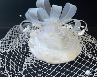 Fascinator attached to a comb clip ,Short  Veil  50's Style Face Veil,  white fascinator millinery burlesque headband wedding hat hair piece