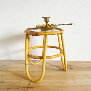 Vintage kleiner Blumenstnder im Boho Stil, Rattan schlichtes Design,  Indoor dreibeinig, Blumenstnder Bambus 50er Jahre, Boho Beistelltisch -  Etsy.de